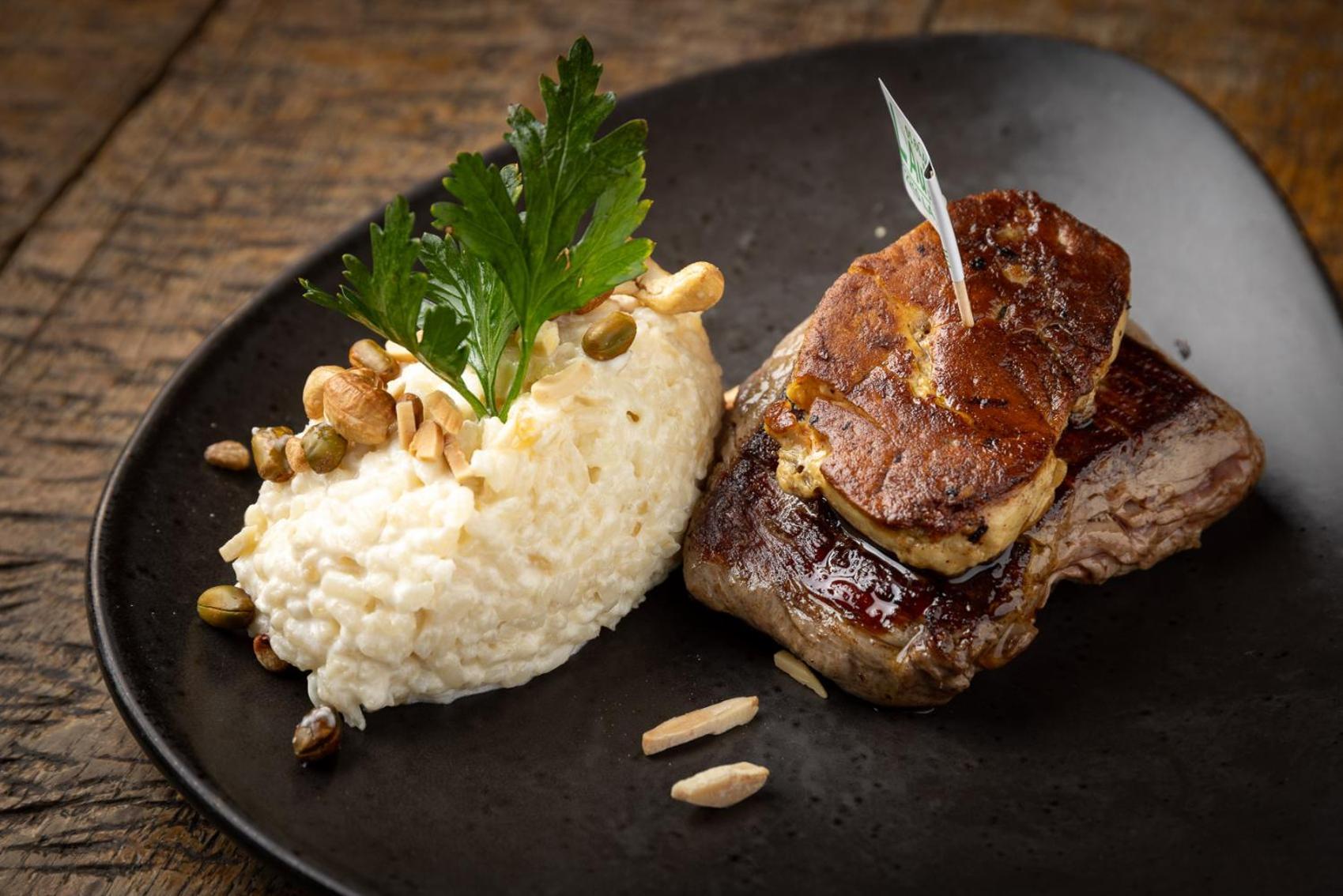 Hotel-Restaurant Logis L'Aubrac Laguiole Dış mekan fotoğraf